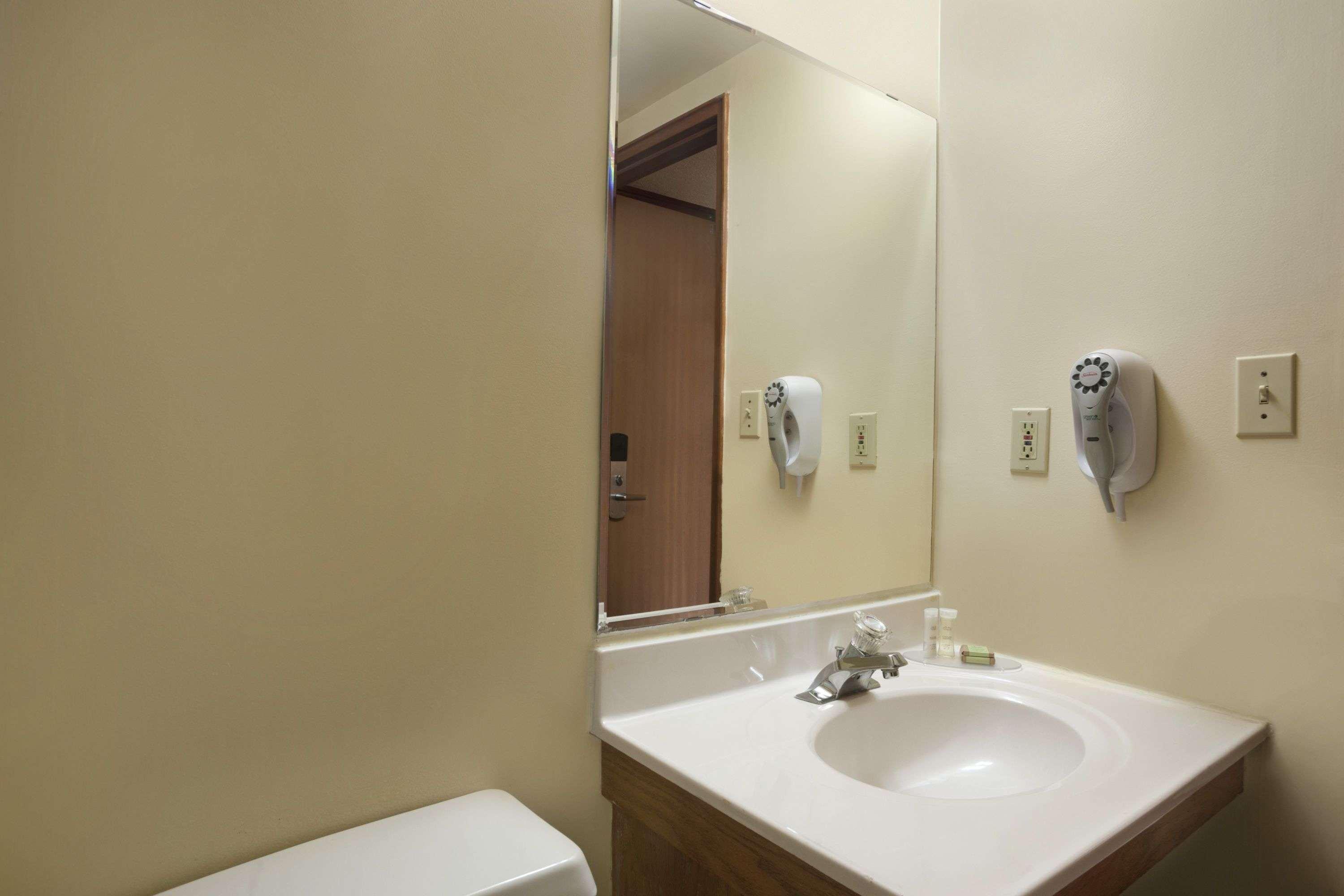 מלון Super 8 By Wyndham Sarnia On מראה חיצוני תמונה