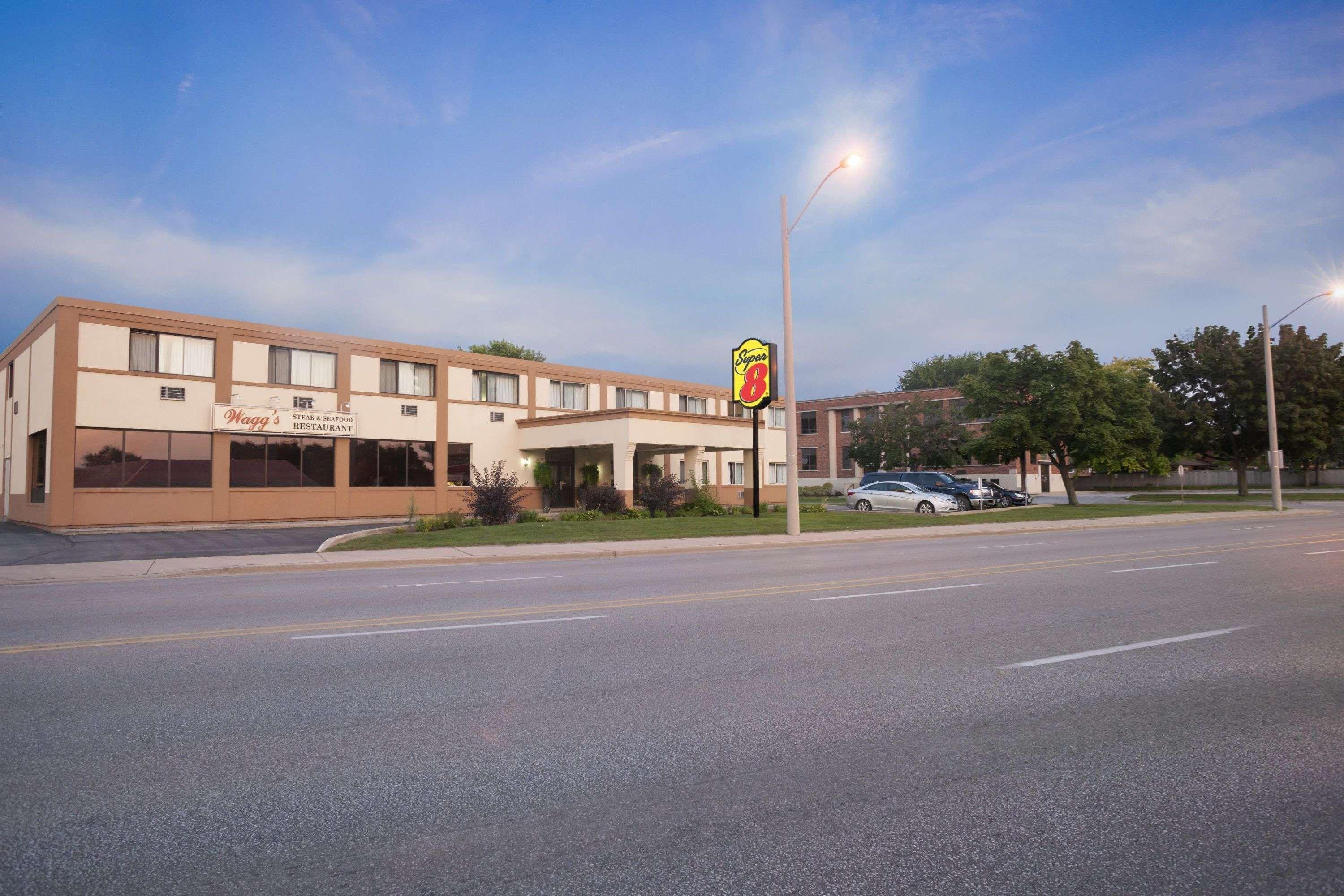 מלון Super 8 By Wyndham Sarnia On מראה חיצוני תמונה