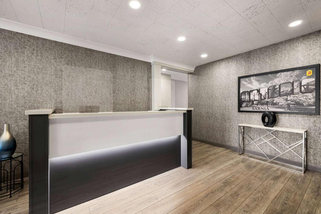 מלון Super 8 By Wyndham Sarnia On מראה חיצוני תמונה