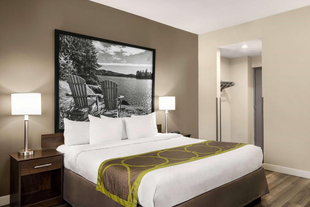 מלון Super 8 By Wyndham Sarnia On מראה חיצוני תמונה